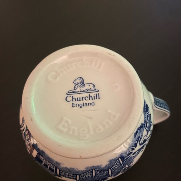 Vintage Blue Willow Sugar Bowl and Creamer - Picture 8 of 14